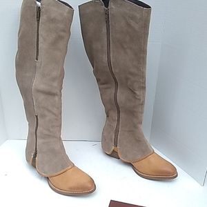 Diva True Cruz Santa Boot in Dust & Cogniac